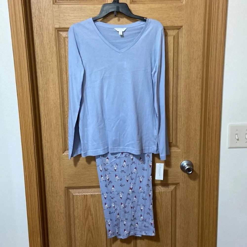 Nwt 2PC Long Sleeve Cotton Pajama
Set Charter Club loungewear size XS
Christmas